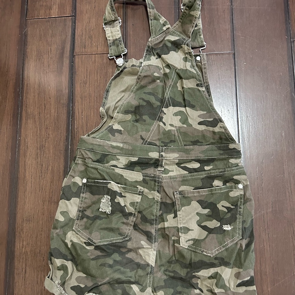Camo Mid-Rise Utility Jumpsuit – Size S (3–5) - Picture 4 of 5